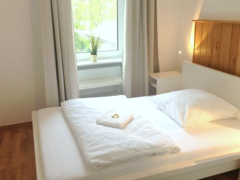 ברלין Karl Marx Hostel